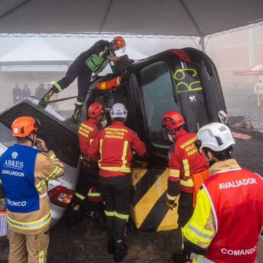 Bombeiros do PR disputam Mundial de Salvamento Veicular