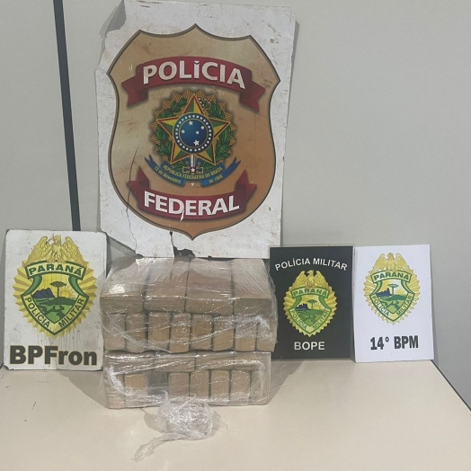 BPFRON, 14 BPM, BOPE e PF apreendem droga em ônibus na cidade de Medianeira