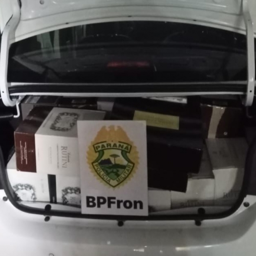 BPFRON apreende bebidas estrangeiras veículo em Santa Tereza do Oeste