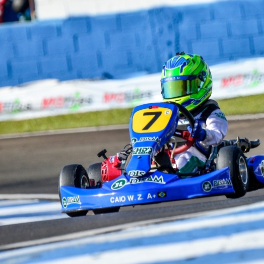 Caio Zorzetto defende a liderança da Cadete no Citadino de Kart de Foz