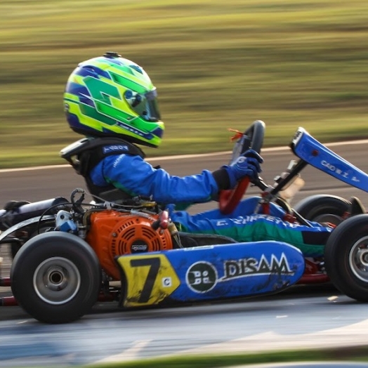 Caio Zorzetto defende invencibilidade na decisão do Citadino de Kart de Foz