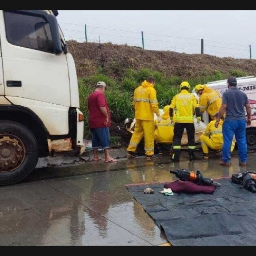 Caminhão com placas de Santa Helena se envolve em grave acidente na BR 163