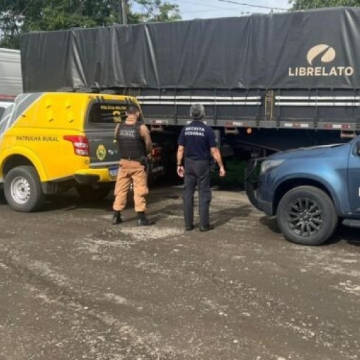 Caminhoneiro é preso na BR-277 transportando 350 mil maços de cigarro do Paraguai