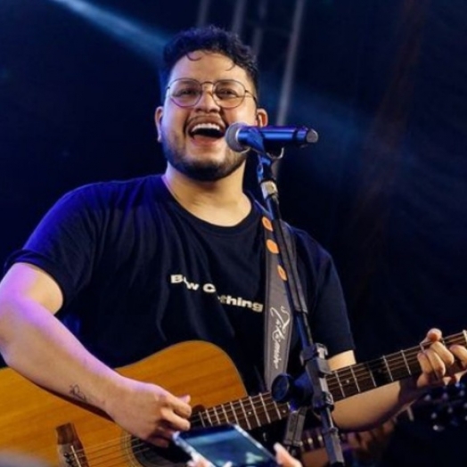 Cantor Maurílio morre no hospital em Goiânia, aos 28 anos