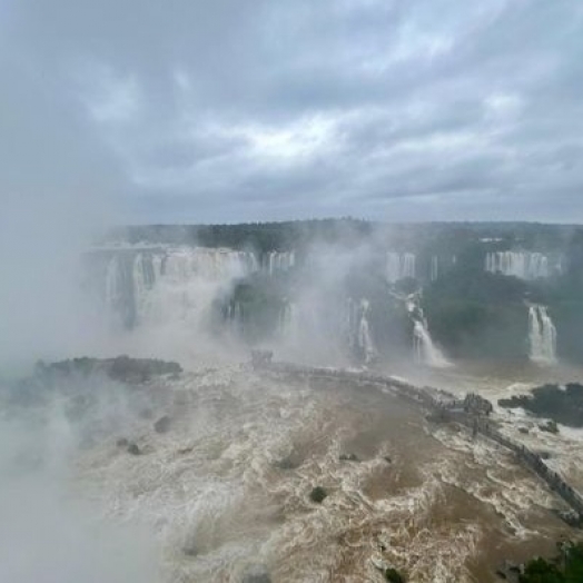 Cataratas do Iguaçu registram vazão quatro vezes maior do que o normal