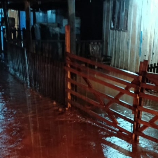 Chuva intensa alaga pontos críticos em São Miguel do Iguaçu