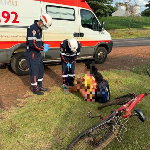 Ciclista é atropelada ao cruzar rodovia em Santa Helena