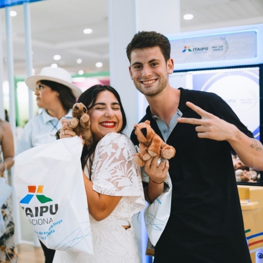 Ações do Itaipu Mais que Energia são destaques no estande da Binacional no Encontro de Municípios, em Curitiba