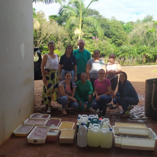 Coleta de óleo de cozinha e produção de sabão mobilizam Itaipulândia na Semana do Meio Ambiente