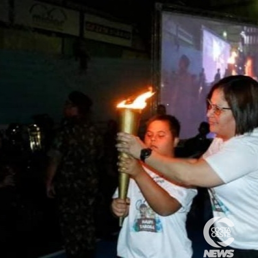 Comitiva da Pestalozzi de São Miguel do Iguaçu participa da abertura das olimpíadas especiais das APAES