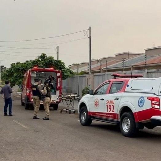 Confronto armado em Foz do Iguaçu: Assaltante baleado após tentativa de roubo em garagem