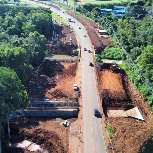 Construção de passa-faunas avança na duplicação da BR-469, em Foz do Iguaçu