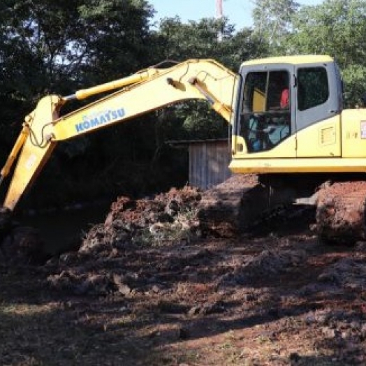 Córrego do Meio passa por melhorias em Guaíra