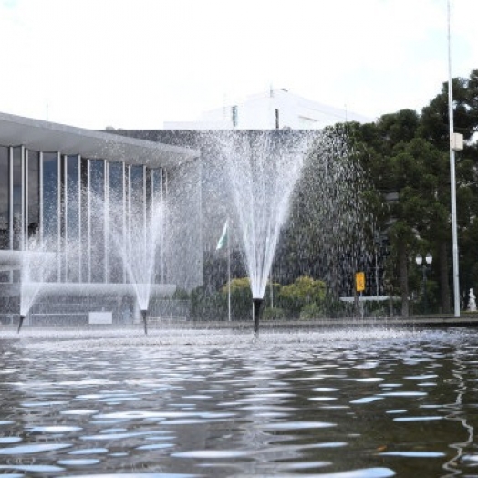 Deputados votam nesta terça-feira (19) projeto de lei que institui o programa infância feliz Paraná