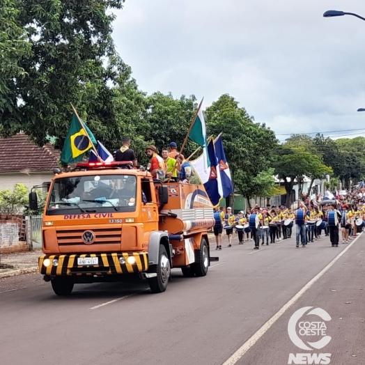 Desfile reúne 5 mil participantes do Campori e Aventuri em Santa Helena