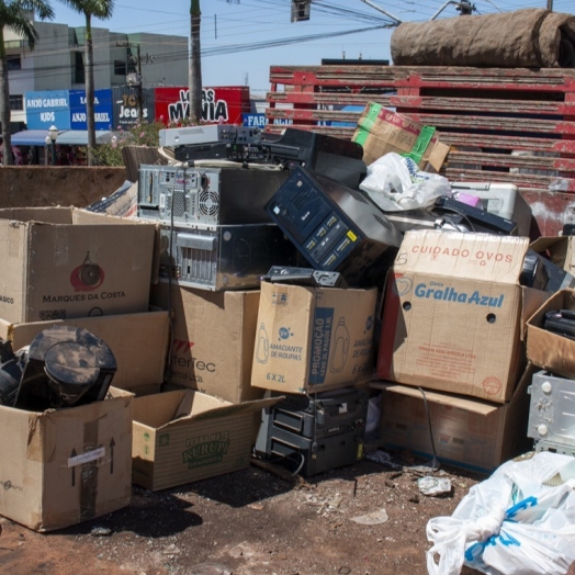 Dia do Descarte recolhe mais de 2 toneladas de lixo eletrônico em Medianeira