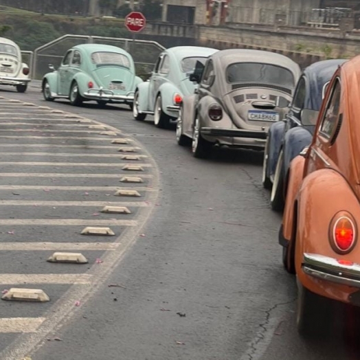 Dia Internacional do Fusca é comemorado com passeio na Itaipu