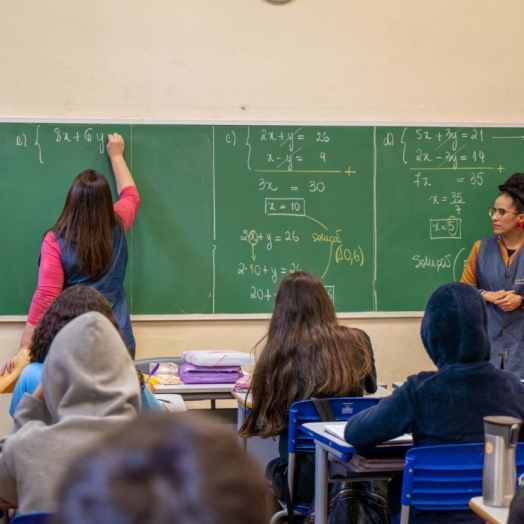 Educação anuncia mais 1.100 vagas para professores aprovados em concurso público