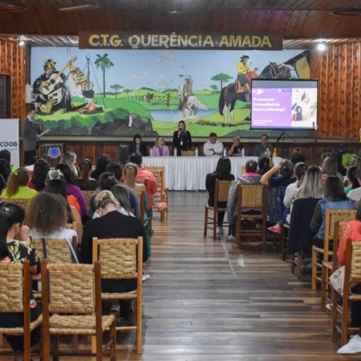 Educação de São Miguel do Iguaçu realiza encontro com professores para início do 2º semestre letivo