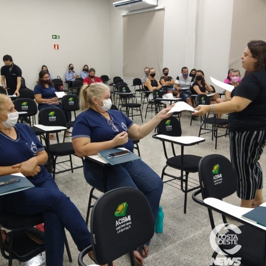 Em São Miguel, professores recebem treinamento para atuar com programa de cooperativismo