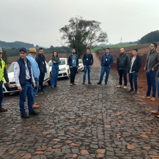 Equipe técnica de Obras Públicas de São Miguel do Iguaçu participa de treinamento em Laranjeiras do Sul