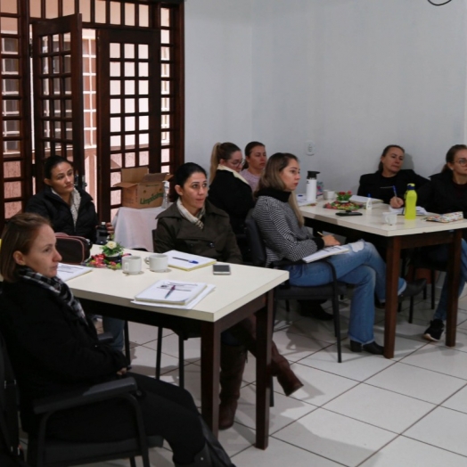 Equipes Pedagógicas de Missal discutem como APMF’s e a Comunidade Escolar pode contribuir na gestão da Educação