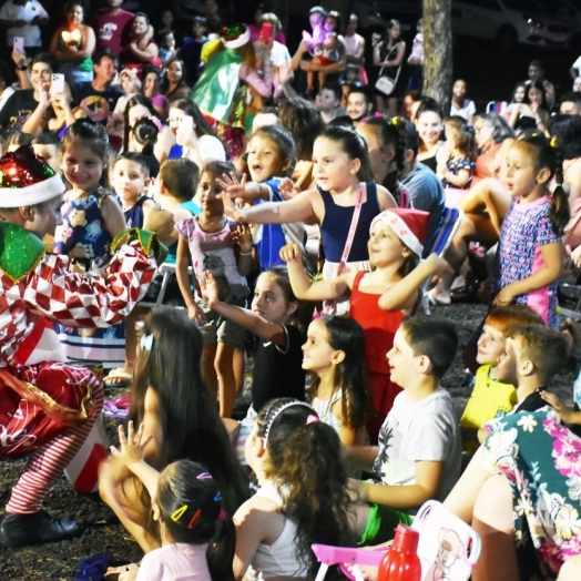 Espetáculo ‘Energia de Natal’ encanta e diverte o público em São Miguel do Iguaçu