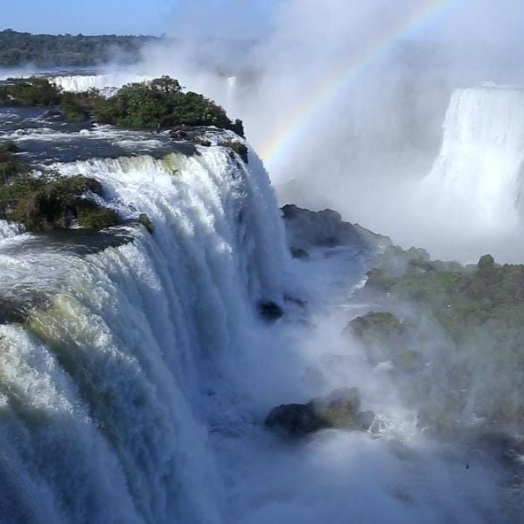 Espetáculo: Vazão das Cataratas do Iguaçu atinge dois milhões de litros d’água por segundo