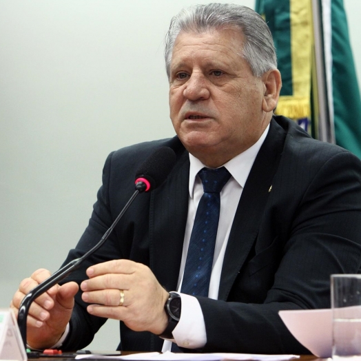Ex-deputado federal Dilceu Sperafico está internado após contrair a covid-19