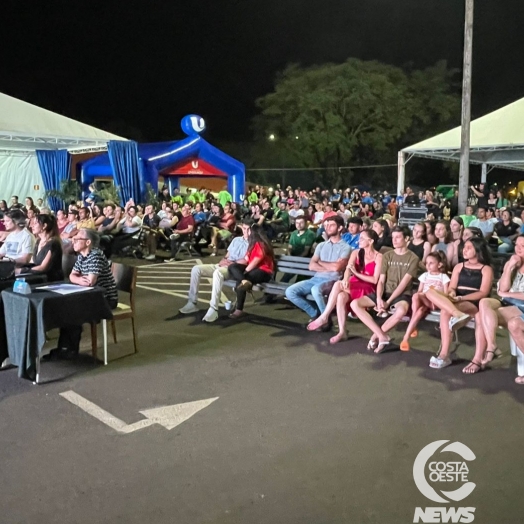 Expo Uniguaçu iniciou com festival de música e muitas participações