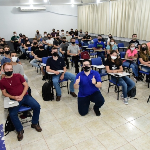 Faculdade UNIGUAÇU comemora 23 anos: Somos o Ensino Sem Limites!