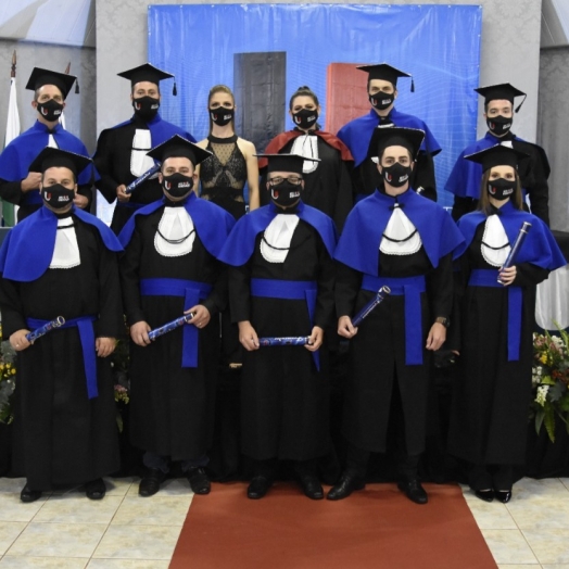 Faculdade UNIGUAÇU comemora colação de grau da primeira turma de Engenharia Agronômica