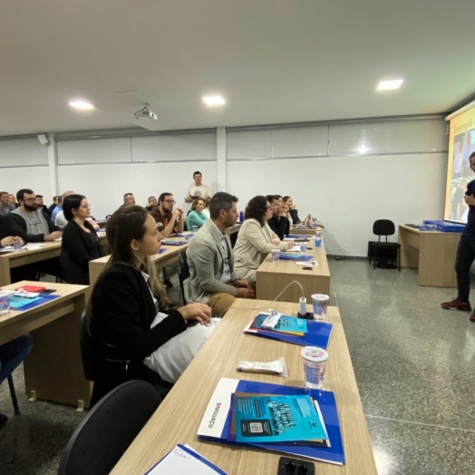 Faculdade Uniguaçu promove evento sobre Liderança Transformadora com palestrante internacional