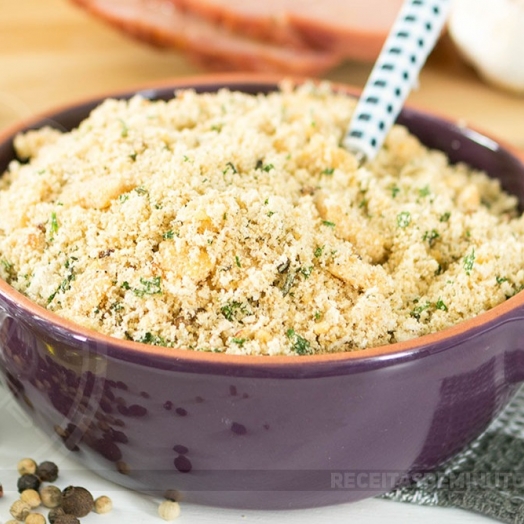 Farofa crocante com queijo parmesão