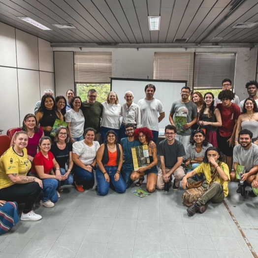 Filho de Luís Prestes e estudantes da UNILA visitam Memorial Coluna Prestes em Santa Helena