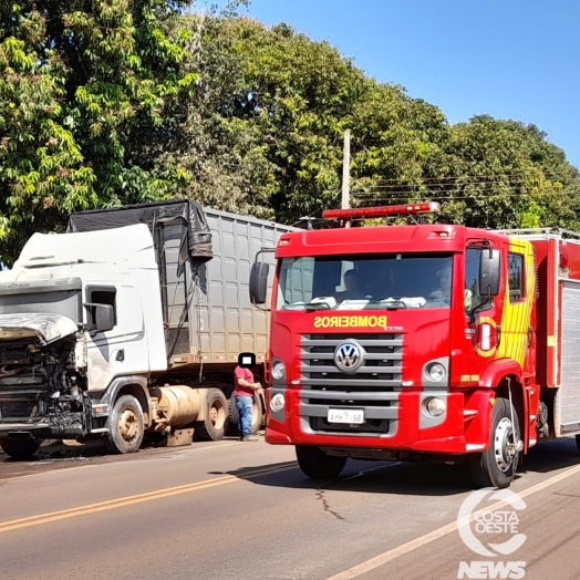 Fogo atinge motor de carreta e Bombeiros é acionado em Santa Helena