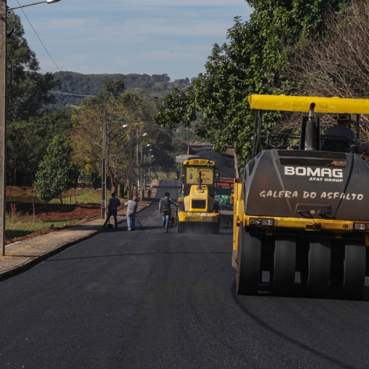 Foi iniciado o Recape Asfáltico na Rua Independência no Distrito do Portão Ocoí em Missal