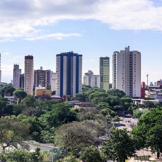 Foz é a cidade que mais cria empregos no Paraná