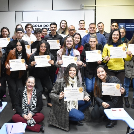 Governo Municipal e SENAI formam mais uma turma na Escola do Trabalho