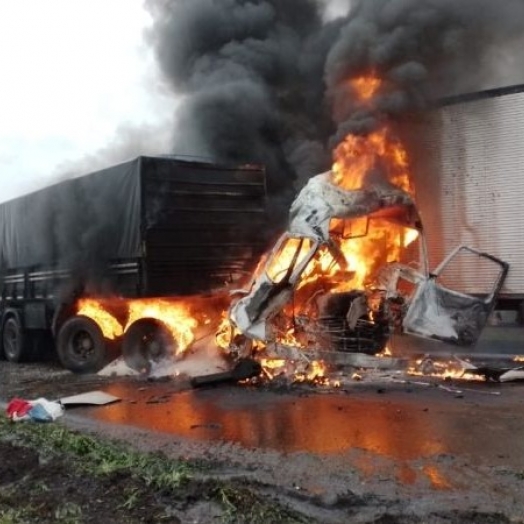 Grave acidente interdita pista sentido Ponta Grossa da BR-277 em São Luiz do Purunã