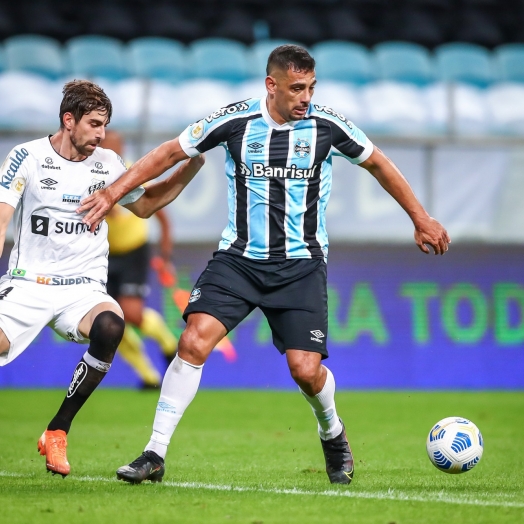 Grêmio cede empate ao Santos, segue sem vencer e na lanterna do Brasileirão