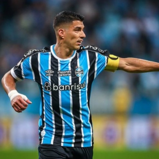 Grêmio enfrenta o Coritiba visando diminuir a diferença para o líder Botafogo