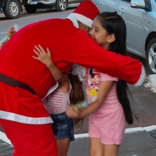 Horário especial do Comércio, Papai Noel e brinquedos estão movimentando a cidade de São Miguel