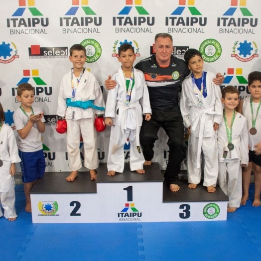 III Campeonato Municipal de Karatê reúne crianças e adolescentes de São Miguel do Iguaçu