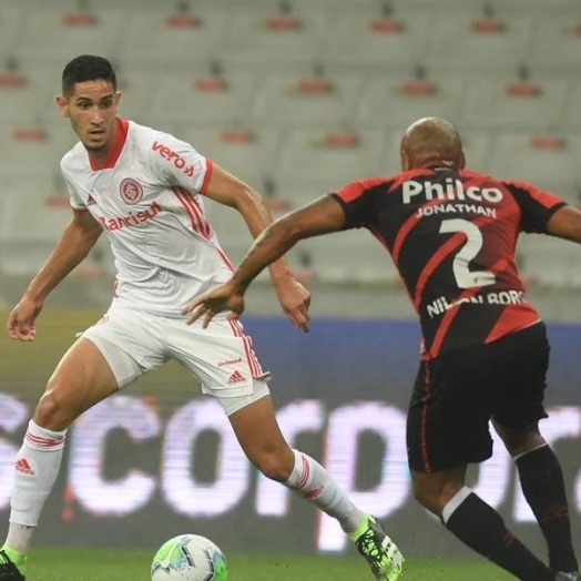 Inter empata com o Athletico-PR e vê Flamengo encostar na liderança