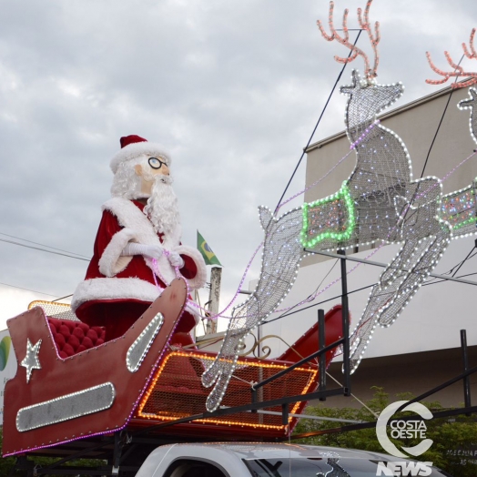 Invasão de Papais Noéis marca início dos festejos de Natal em Medianeira