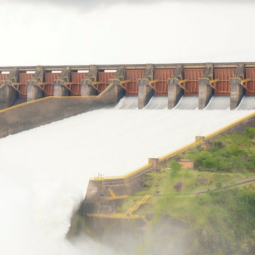 Itaipu diminui vertimento para reduzir o impacto da cheia do Rio Iguaçu