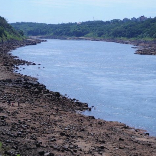 Itaipu discute abertura das comportas para permitir navegabilidade paraguaia no Rio Paraná