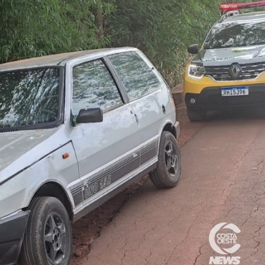 Ladrões abandonam veículo após furto em Santa Helena; PM procura os criminosos