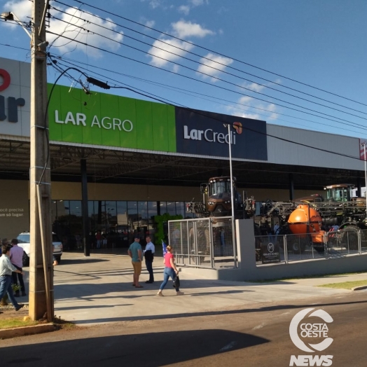 Lar inaugura loja em novo conceito para Lar Máquinas, Lar Agro e LarCredi